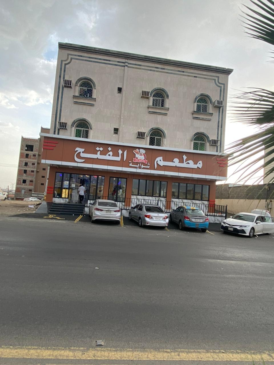 عمارة استثمارية مؤجرة بعقد طويل  للبيع – دخل سنوي مضمون